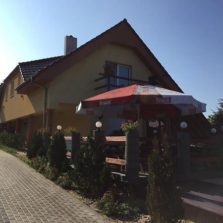 Hotel Zlota Rybka Lubniewice Esterno foto