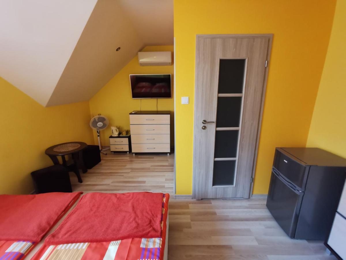 Hotel Zlota Rybka Lubniewice Esterno foto